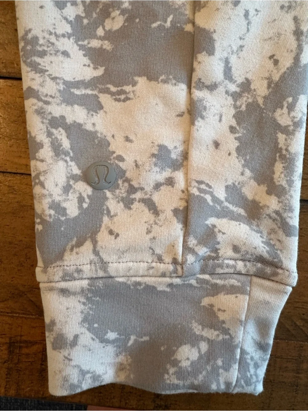 Lululemon City Sweat Crew Size Small Spectral White Opal Silver Drop